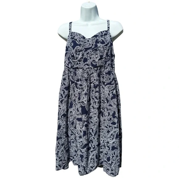 TORRID 10492107 Blue Paisley Challis Hi-Lo Skater Dress
Size 1 - Picture 2 of 8